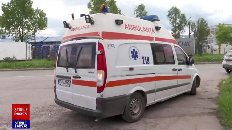 România își duce bolnavii la spital cu ambulanțe care au atâția kilometri ca de la Pământ la Lună. „Nu mai avem speranță”