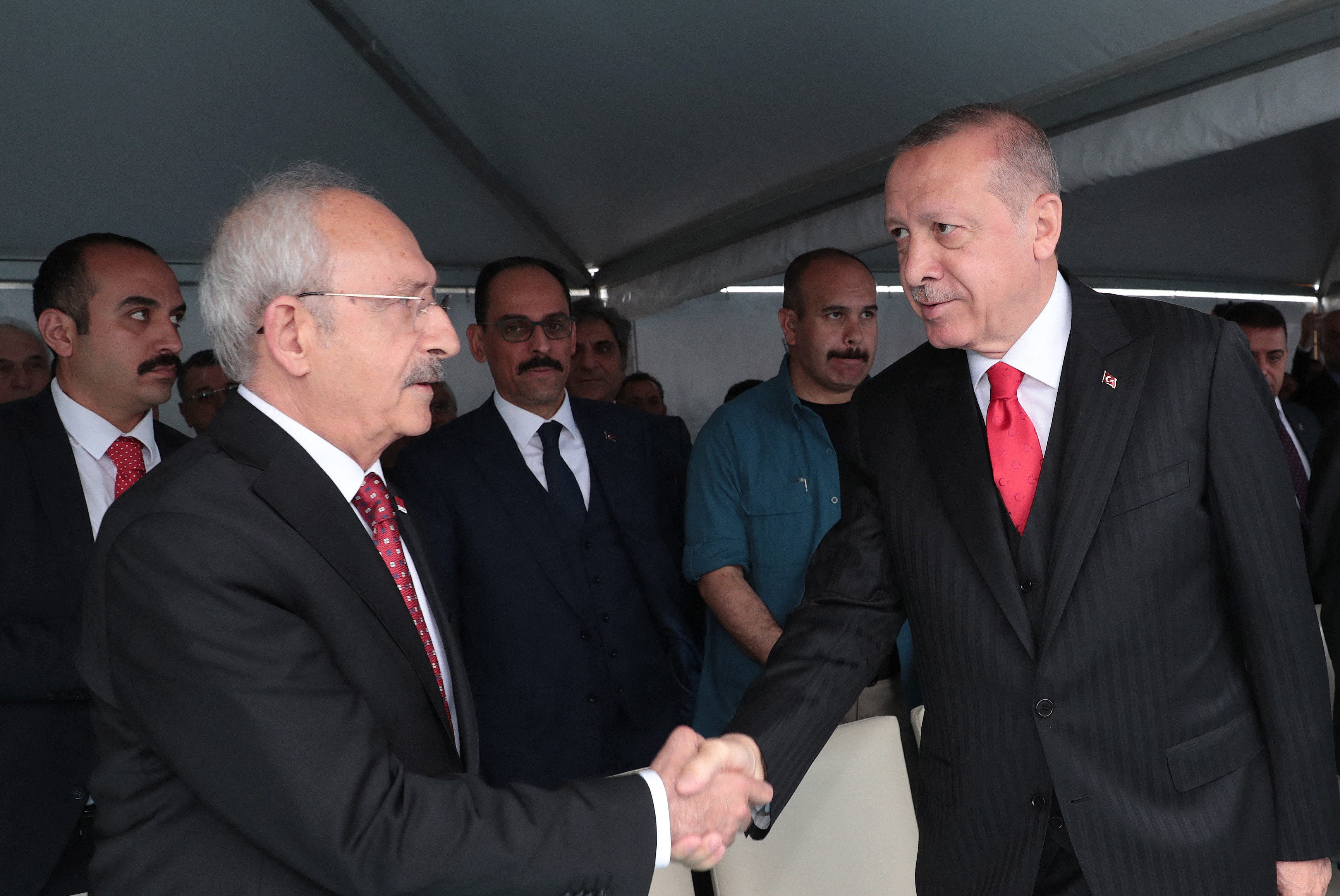 Turcia se pregătește pentru al doilea tur de scrutin prezidențial. Luptă strânsă între Erdogan și Kilicdaroglu