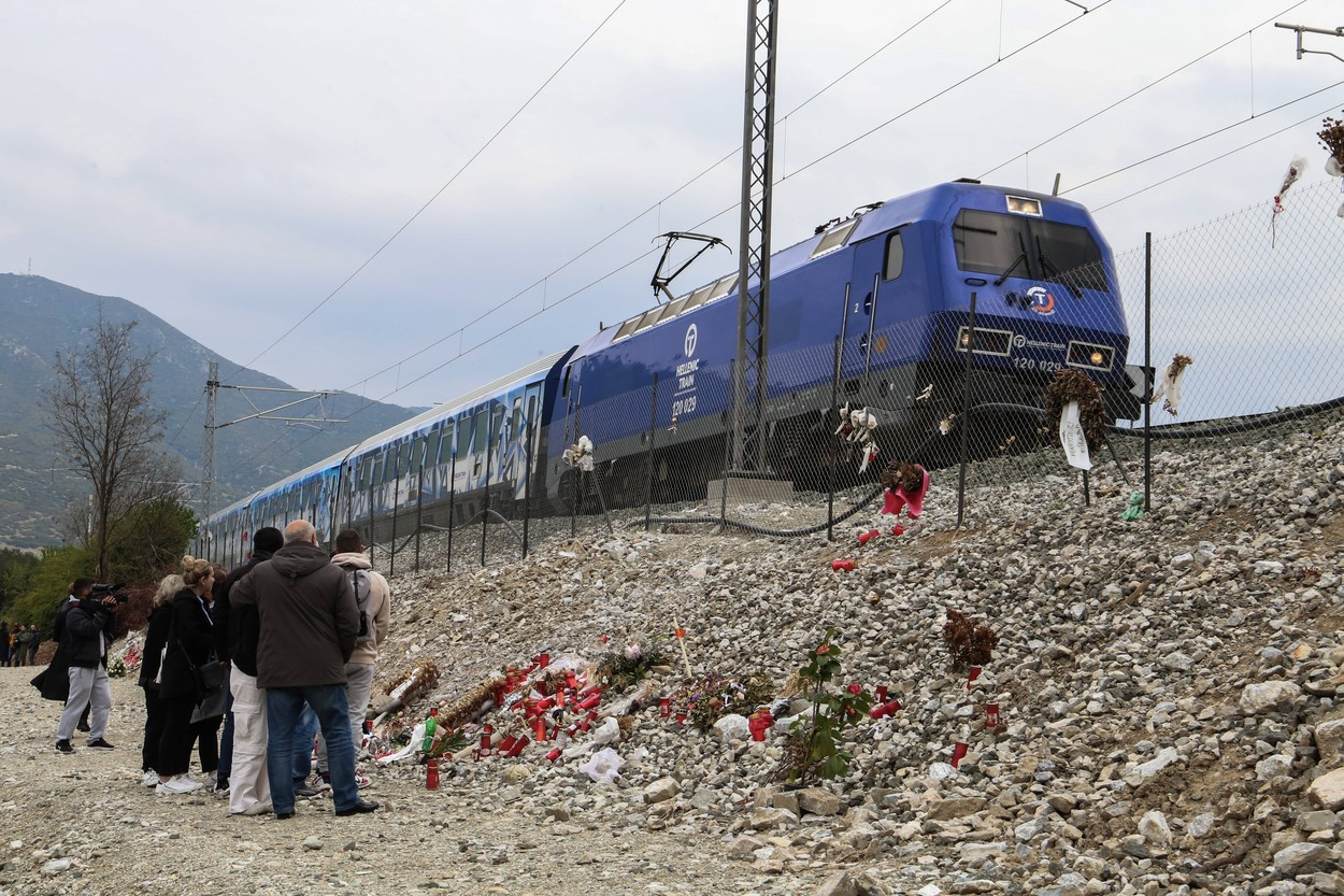Grecia: Familiile victimelor accidentului feroviar soldat cu 57 de morți, plângere împotriva premierului Kyriakos Mitsotakis