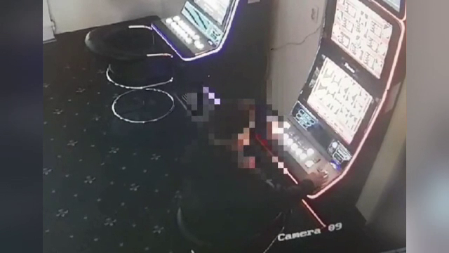 Un tânăr de 18 ani a sunat la poliție și a reclamat că i s-au furat 800 de lei. În realitate a pierdut banii la păcănele