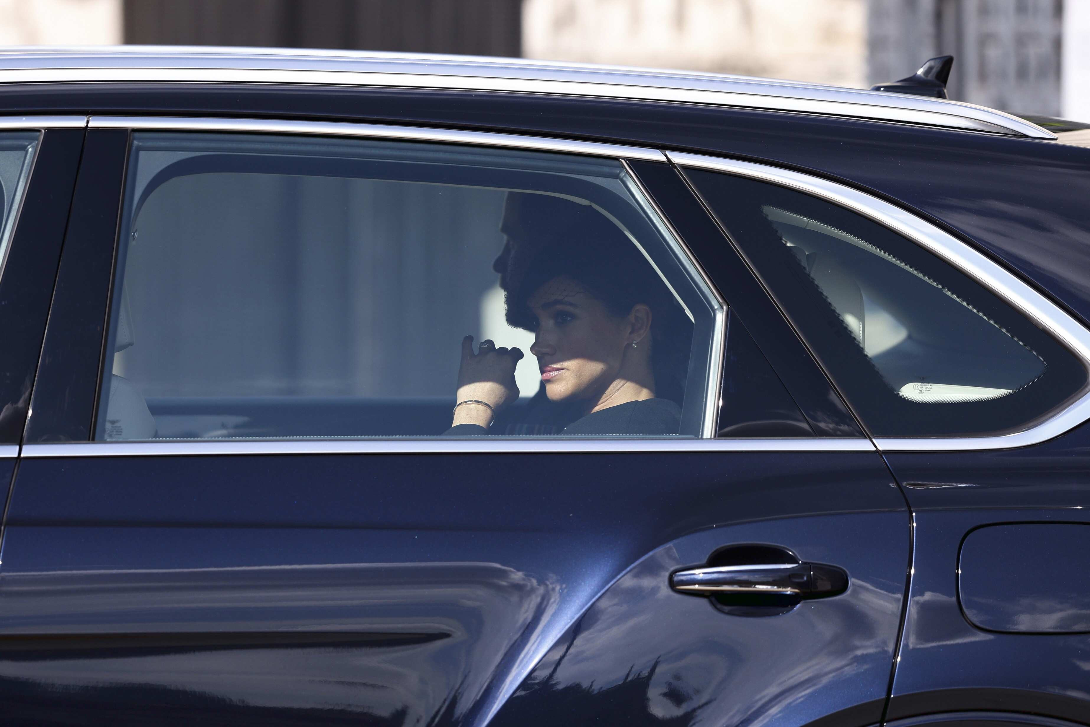 La un pas de tragedia Prințesei Diana. Harry și Meghan, „urmărire agresivă” cu paparazzi