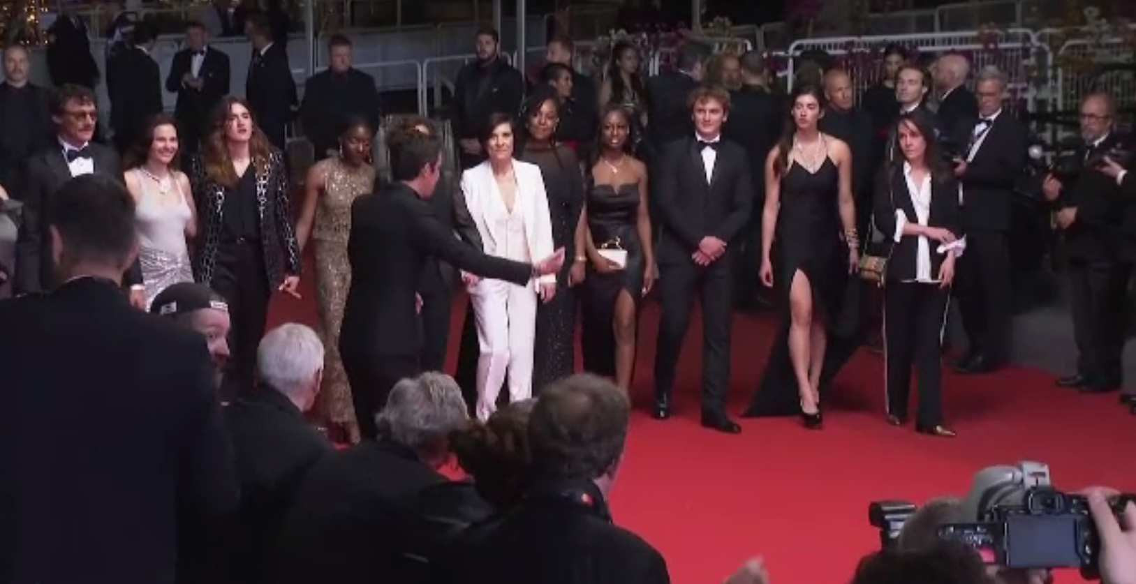 Primele două filme vizionate la Cannes au fost pe placul criticilor: „Le Retour" și „Monster"