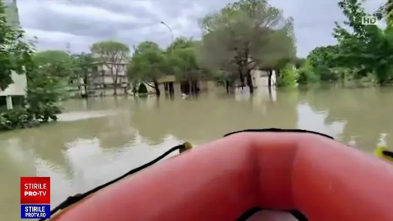 Mulți români printre oamenii loviți de inundațiile catastrofale din Italia. ”Am pierdut tot”