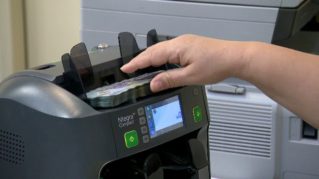 Cum se apără băncile după ce ANPC le-a amendat pentru practici înșelătoare. Ce și cât plătim, de fapt, când luăm un credit