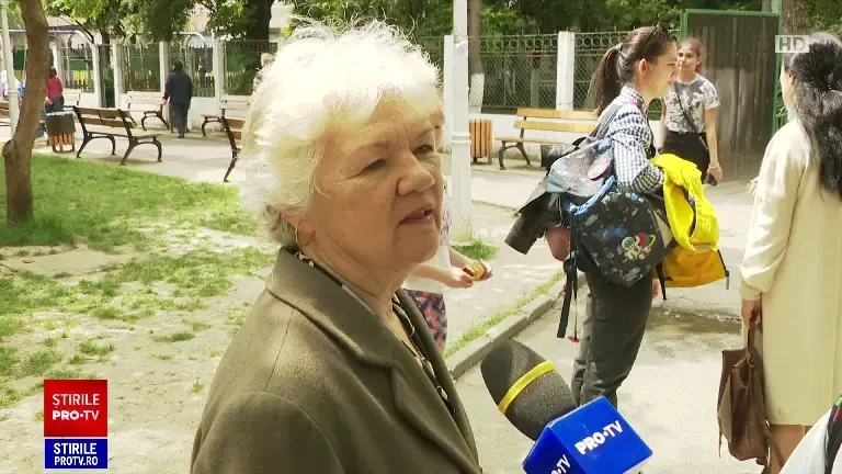 Greva anunțată a profesorilor stârnește haos. Părinții încă nu știu dacă luni își mai duc copiii la școală