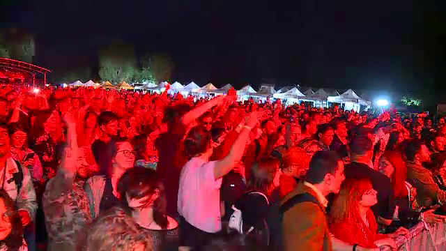 S-a dat startul petrecerilor de vară în București. Mii de oameni s-au distrat la singurul festival 100% românesc din țară