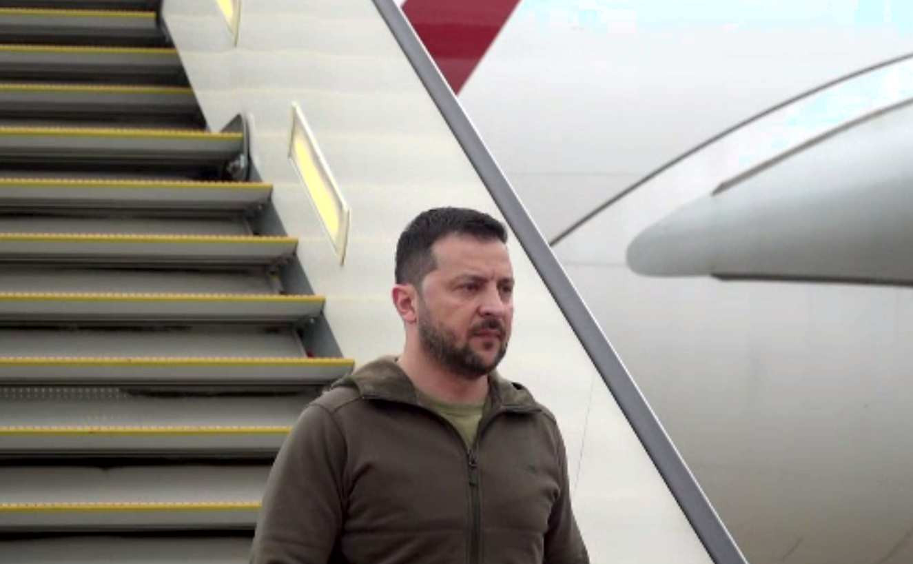 Președintele Zelenski salută „decizia istorică” de a primi avioane F-16. Prigojin se laudă cu cucerirea Bahmutului