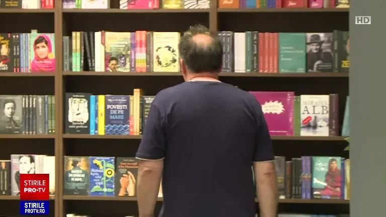 Ce cărți citesc românii, în funcție de vârsta pe care o au. „Invocă un realism magic, mă trimite într-o altă lume”