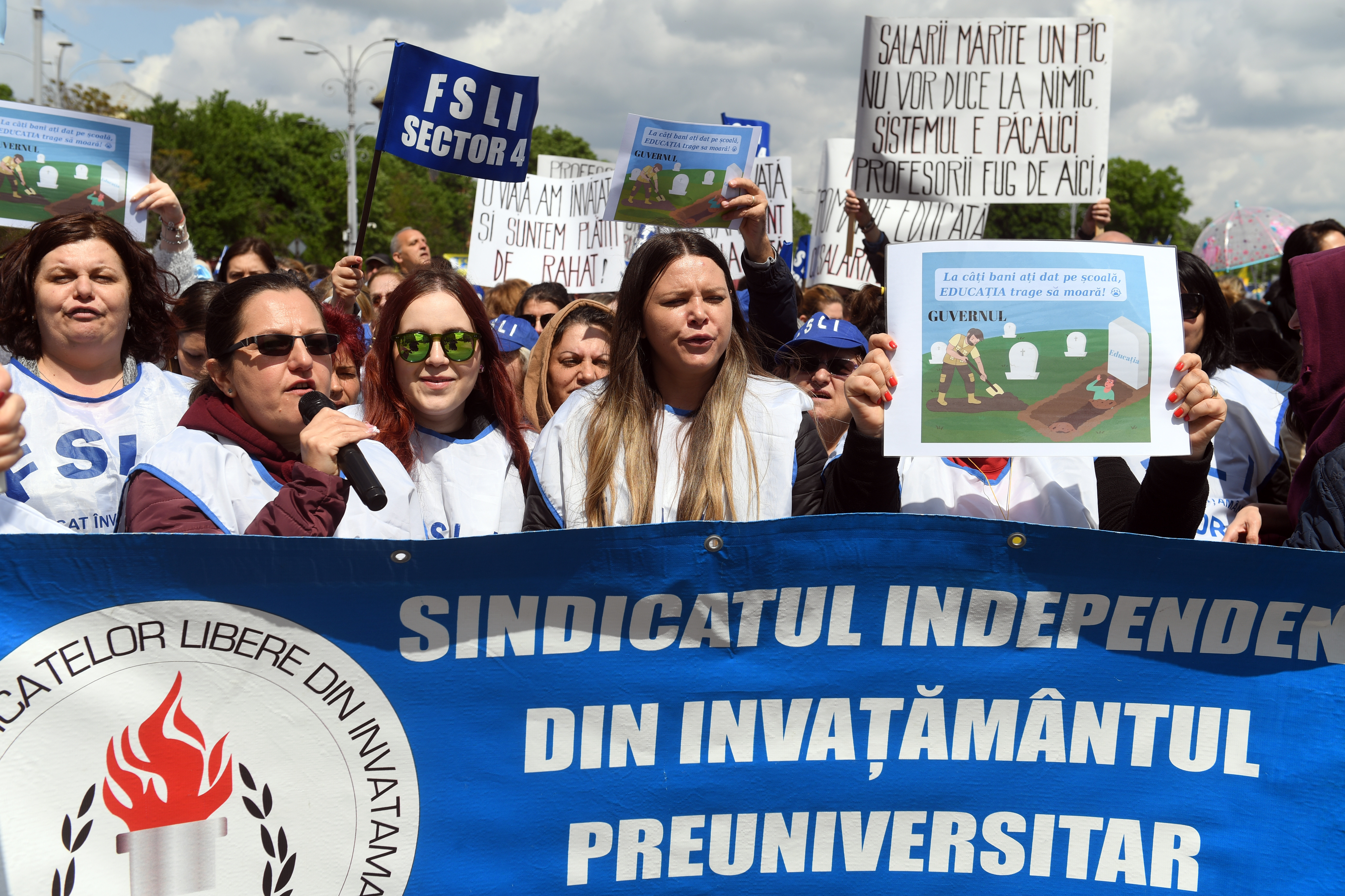 Un avocat susține că grevele din învățământ vor fi interzise în următorii doi ani. Sindicatele îl contrazic