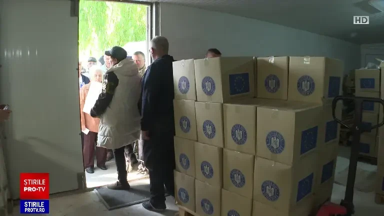 Sute de persoane cu handicap au făcut noapte albă pentru un pachet de la Uniunea Europeană. Ajutoarele nu au fost suficiente