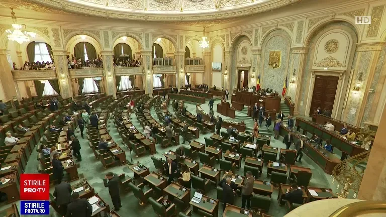 Modificările din noile legi ale educației care i-au îngrijorat pe părinți și profesori. Dezbateri aprinse în Parlament