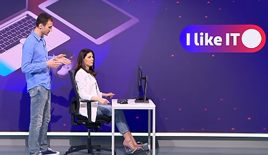 Postura la control. Ce accesorii putem folosi atunci când lucrăm la computer, pentru a evita durerile de spate