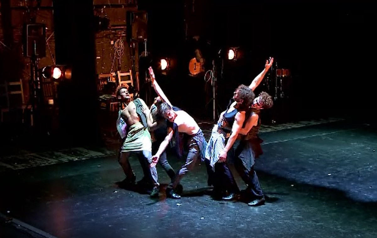 "El Fenomeno" a venit în România. Mii de oameni s-au adunat să-l vadă pe celebrul dansator