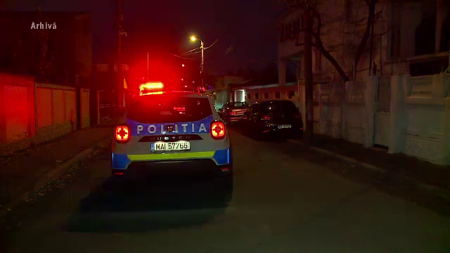 Un bărbat încătușat de polițiști după ce a provocat un accident a murit la spital, în Ploiești