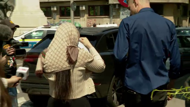 Zeci de părinți din București, audiați după ce ar fi beneficiat de indemnizații de creștere a copilului cu acte false