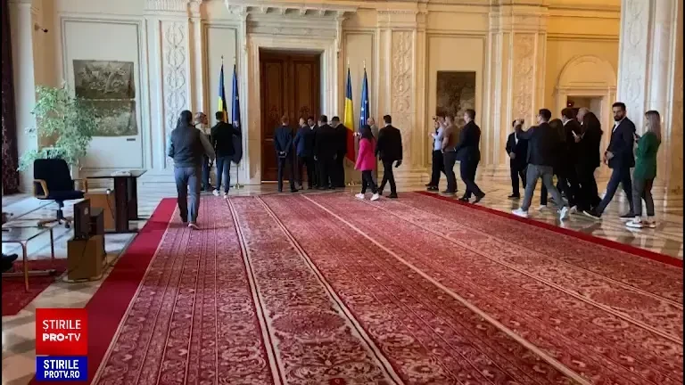 Un nou scandal în Parlament, marca AUR. George Simion și colegii săi, în birou la Ciolacu: Eşti un fascist, un nazist