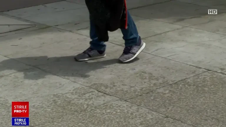 Momentul în care un tânăr își dă foc în Râmnicu Vâlcea. Era trist pentru că nu își găsea un loc de muncă