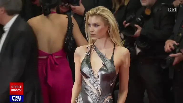 The Weeknd, apariție în premieră pe covorul roșu de la Cannes. Cântărețul este partenerul de film al fiicei lui Johnny Depp