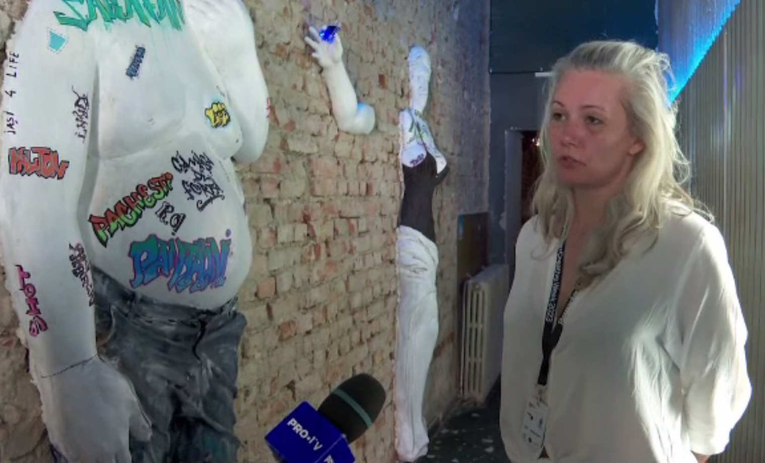 Expoziții inedite la „Romanian Creative Week". Venus cu buzele injectate și David „puțin supraponderal”