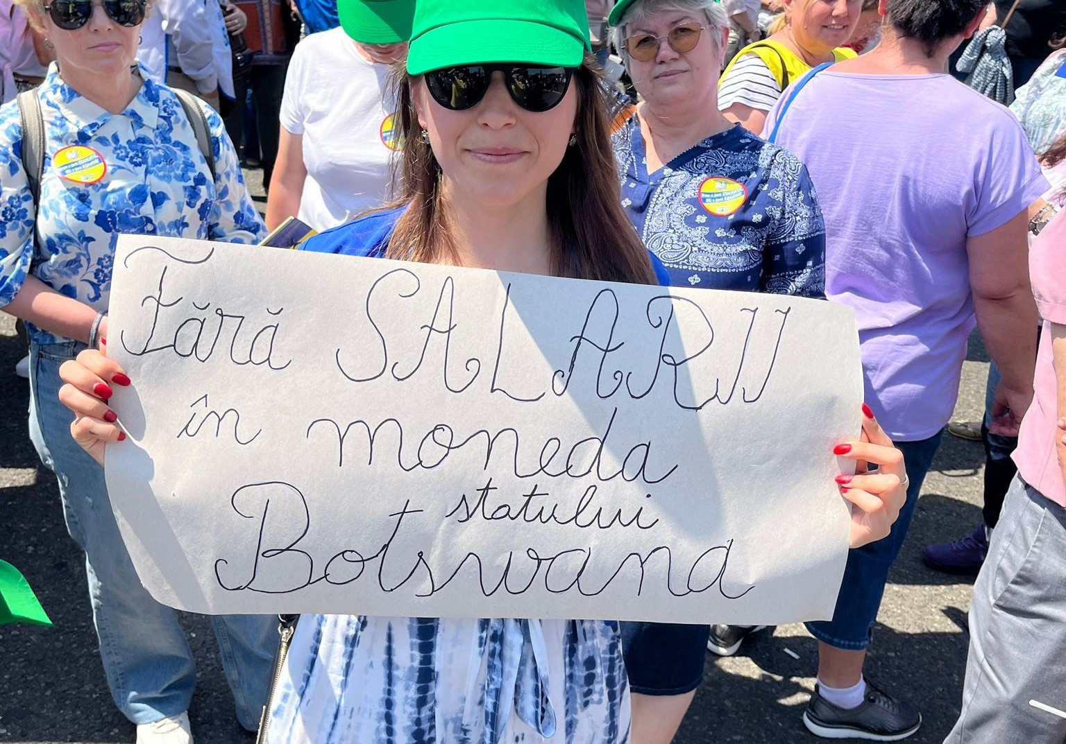 Greva din Educație continuă. Guvernul a chemat din nou sindicatele la negocieri. Protestul s-a mutat la Parlament