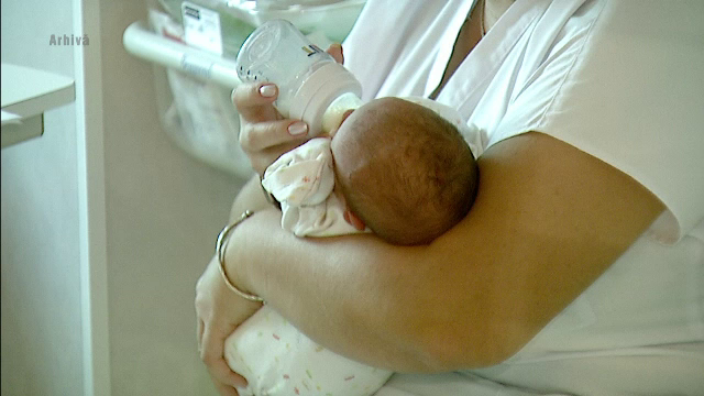 Bebeluș din Suceava dus de urgență la spital după ce mama sa i-a dat lapte praf cu apă din fântână. Ce s-a întâmplat