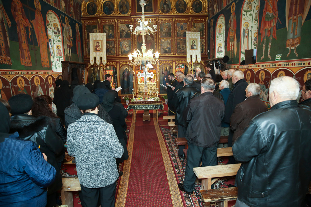 O femeie a murit într-o biserică din Focșani, după ce i s-a făcut rău în timpul slujbei