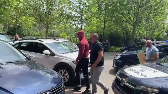 Zeci de români, ridicați pentru că ar fi ajutat migranţi să ajungă în Germania. Plata se făcea prin sistemul hawala