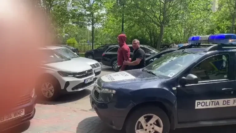 Zeci de români, ridicați pentru că ar fi ajutat migranţi să ajungă în Germania. Plata se făcea prin sistemul hawala