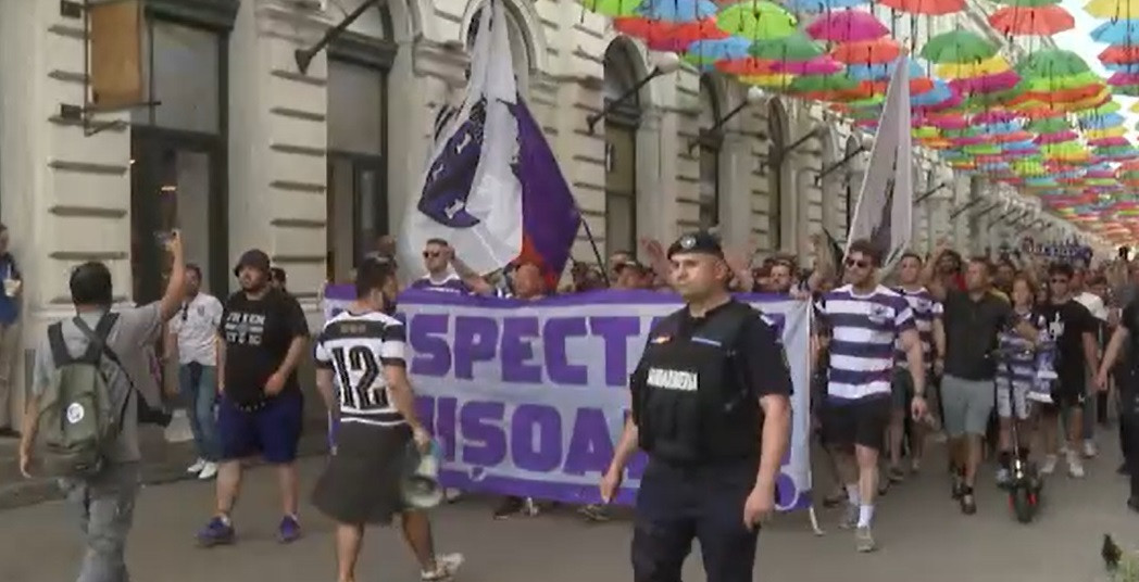 Protest de amploare în centrul Timișoarei. Fanii și sportivii se revoltă împotriva autorităților locale