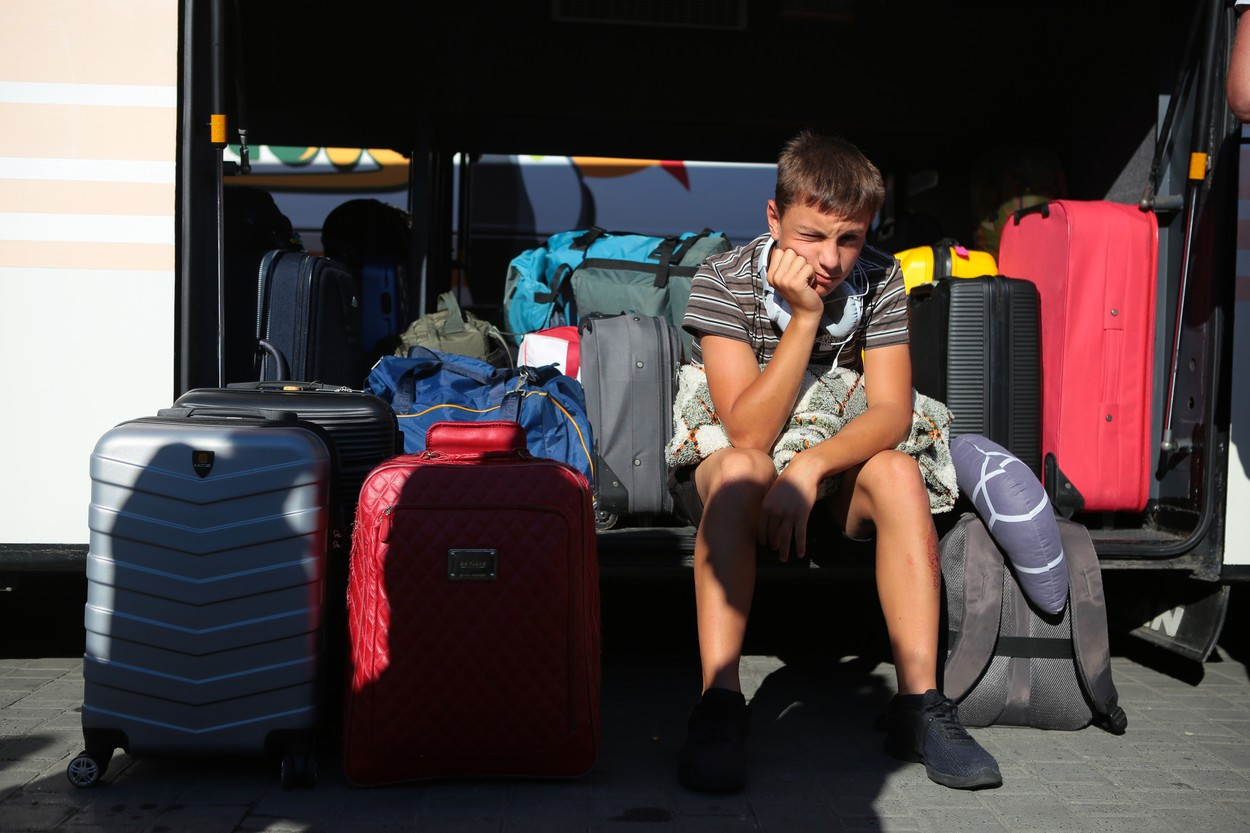 Calvarul prin care trec mii de copii ucraineni răpiți de ruși. Minorii sunt îndoctrinați, sedați și adoptați cu forța