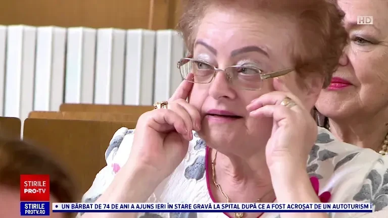 Întâlnire emoționantă la Iași. Zeci de seniori au sărbătorit 50 de ani de la absolvirea Facultății de Drept