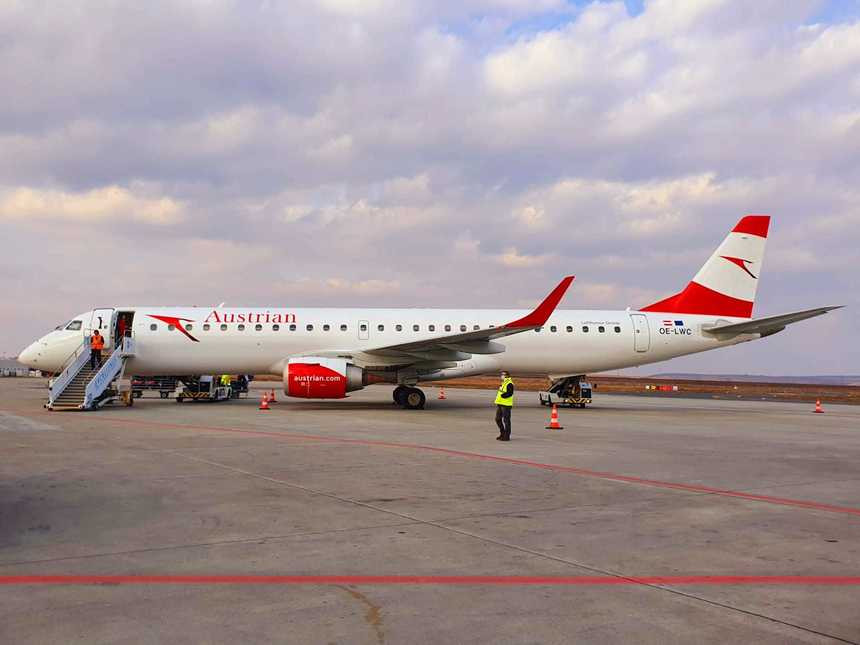 Un avion care venea de la Viena nu a putut ateriza la Iaşi din cauza furtunii. Aeronava a fost redirecţionată către Budapesta