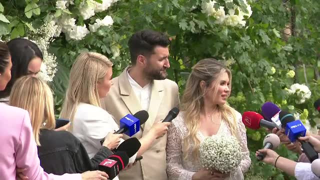 Fiica Ginei Pistol și a lui Smiley a fost în centrul atenției la nuntă. A fost îmbrăcată ca o prințesă. GALERIE FOTO