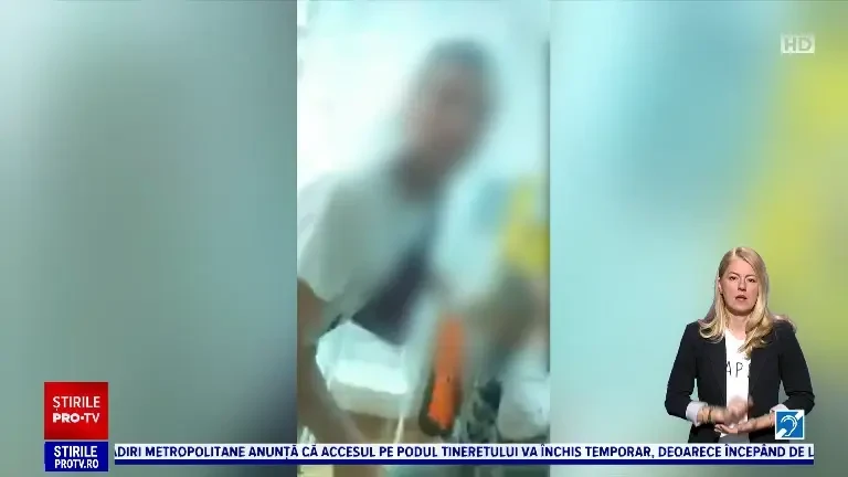 Reacția unei doctorițe când un pacient i-a reproșat că nu îl primește la consultație ca să se joace pe telefon