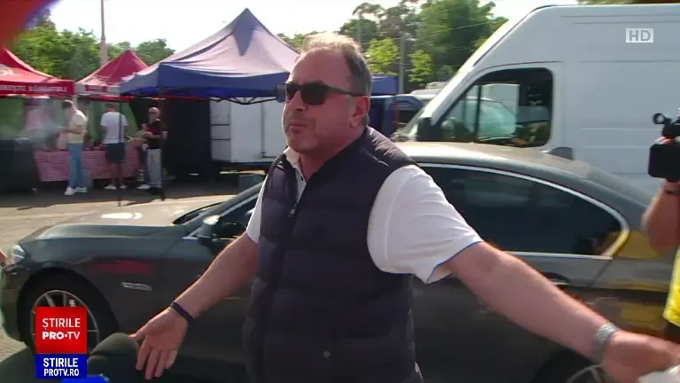 Accident banal în București, dar de impact. Mai multe persoane au ajuns la spital, după ce două mașini s-au ciocnit