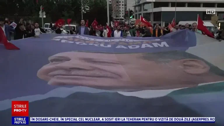 Alegeri Turcia. Un val imens de susținători a ieșit în stradă la Ankara. Erdogan: „Democraţia noastră este câştigătoarea”