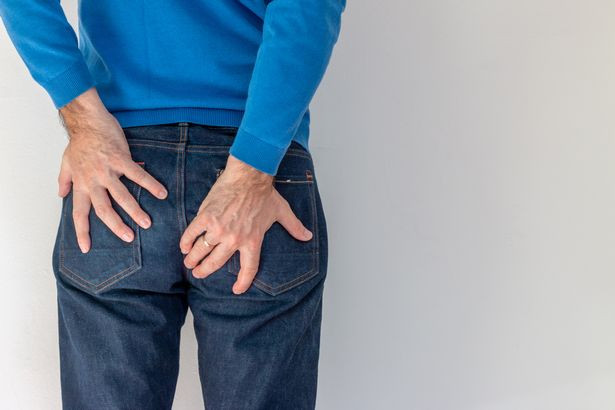 Un bărbat s-a prezentat la urgențe cu un deodorant în abdomen pe care și l-a introdus prin anus