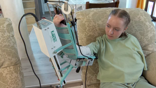 Cum arată viața Alexiei, fata cu mâinile replantate în urma unui accident, după 11 intervenții chirurgicale