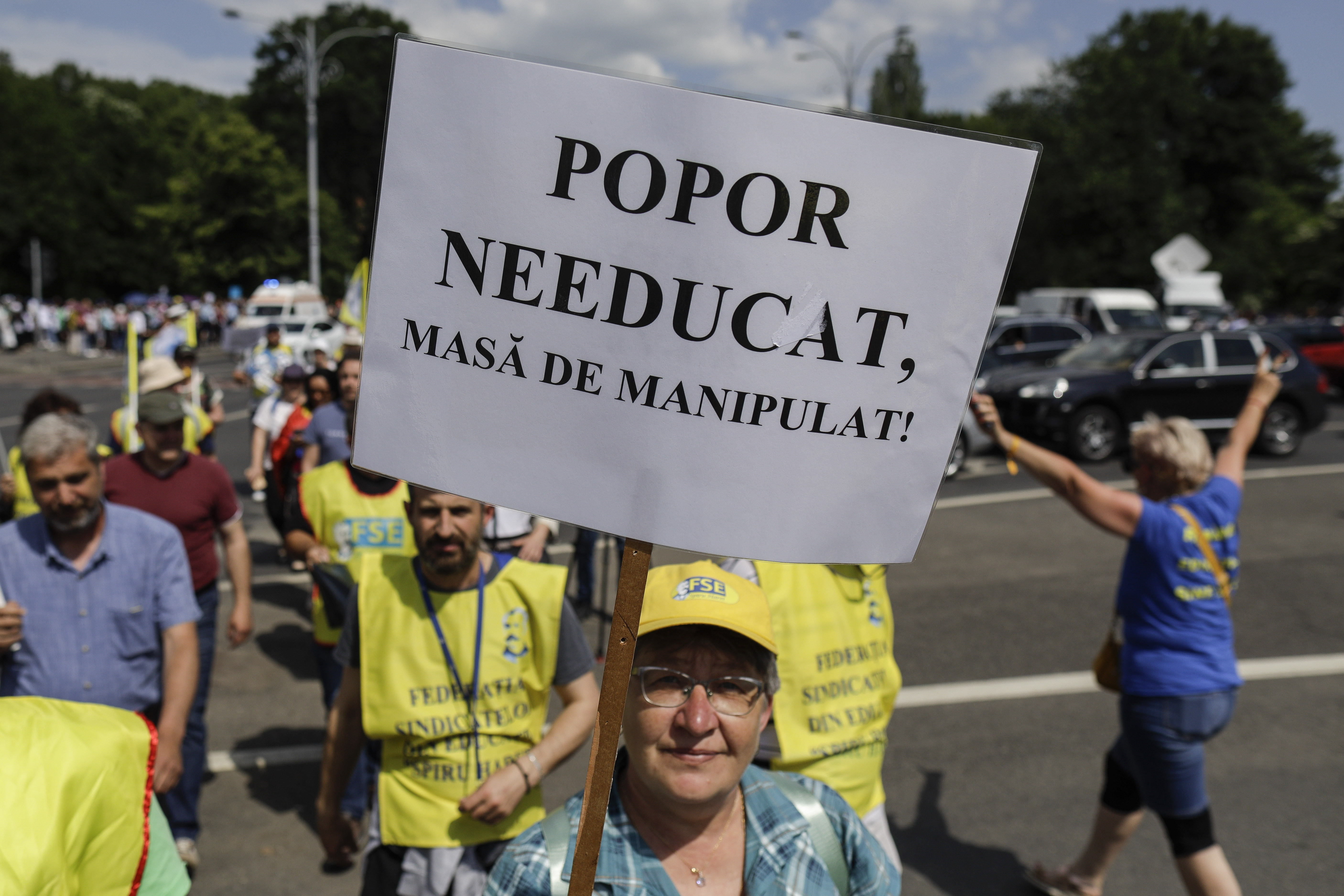 Sindicaliştii din Educaţie vor protesta luni la Parlament împotriva măsurilor fiscale propuse de Guvern