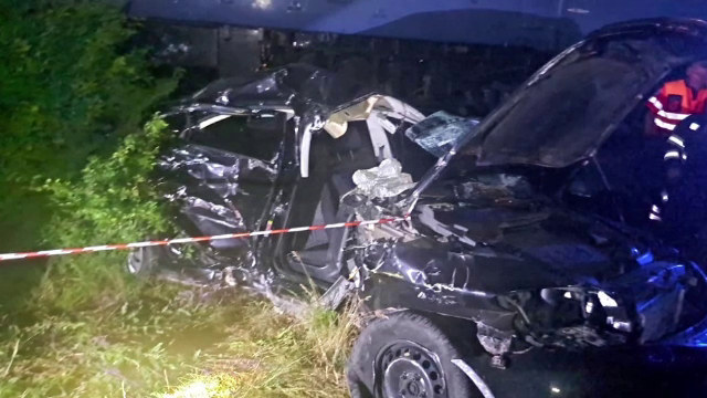 Cum s-ar fi produs accidentul din Teleorman, produs de o tânără care abia luase permisul. O fată de 15 ani a murit pe loc