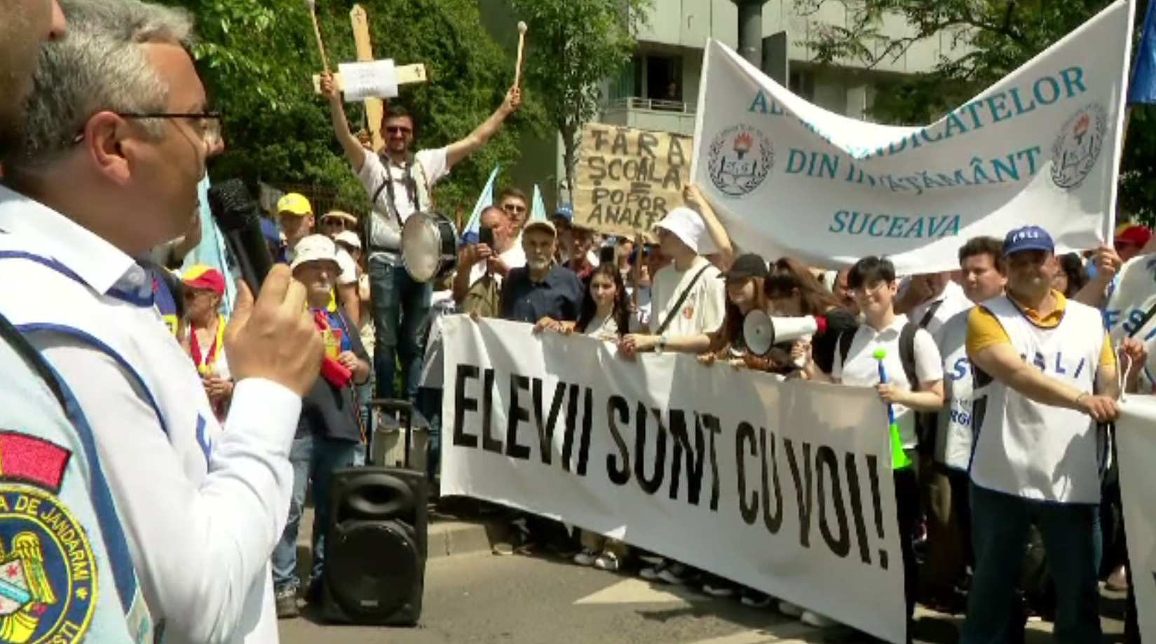 Cât ar fi câștigat profesorii de la caz la caz, acum, în 2024 și în 2026, dacă acceptau oferta Guvernului. Simulări de calcul