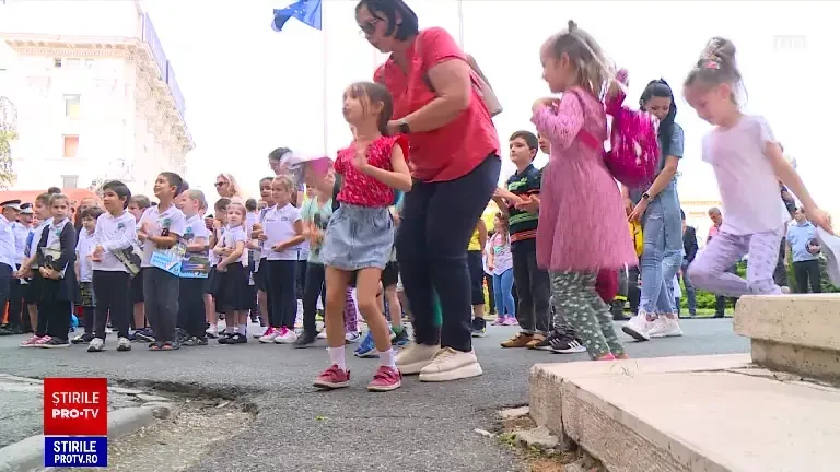 Ziua Copilului, sărbătorită în avans la Ministerul de Interne. Cei mici au primit permise de conducere de jucărie