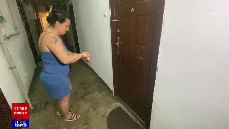 Un individ gelos și-a înjunghiat cu un cuțit concubina până a murit. „Înnebunise de gelozie și a zis că o omoară”