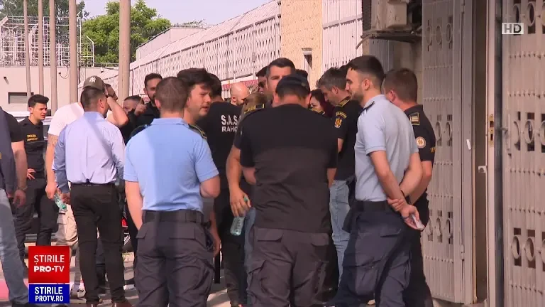 A început greva și în penitenciare. Peste 6.000 de polițiști au refuzat să intre în tură timp de patru ore