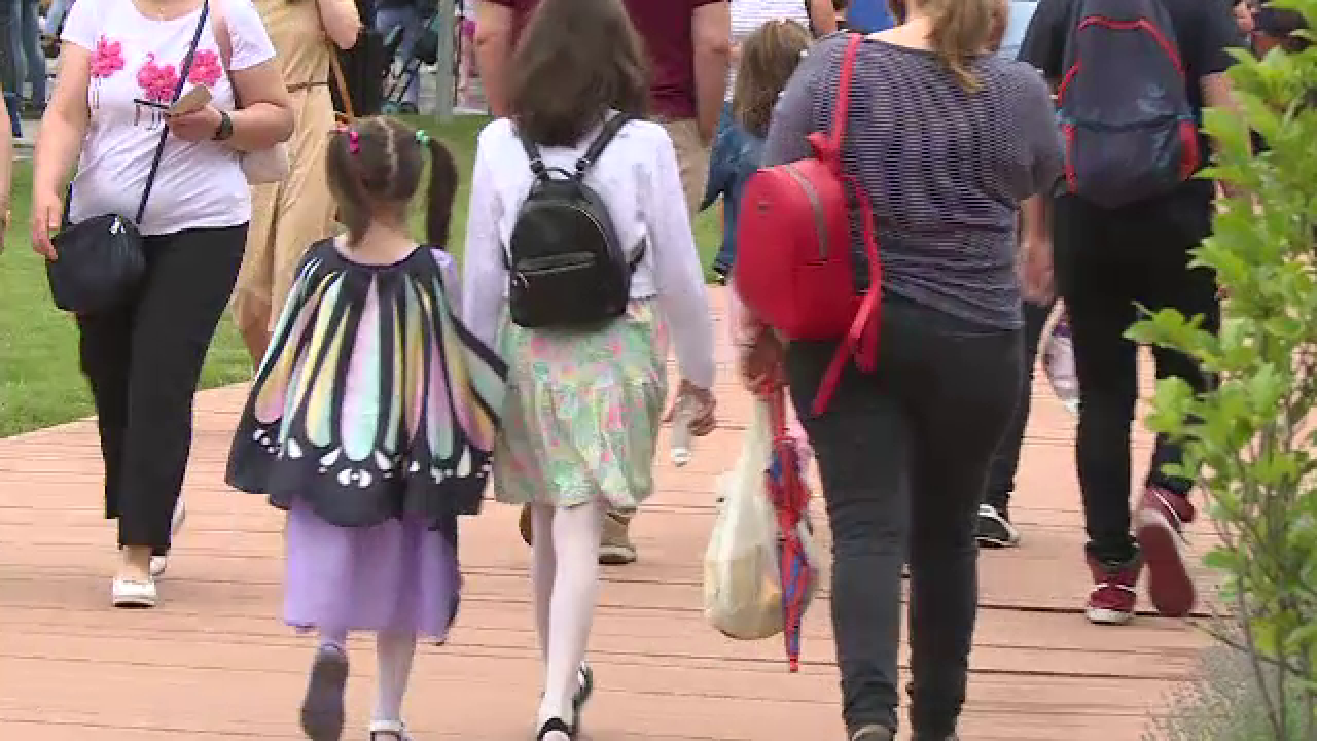 Copiii din toată țara s-au distrat de 1 iunie la ateliere, concursuri și concerte. „Este cel mai tare 1 iunie ever!”