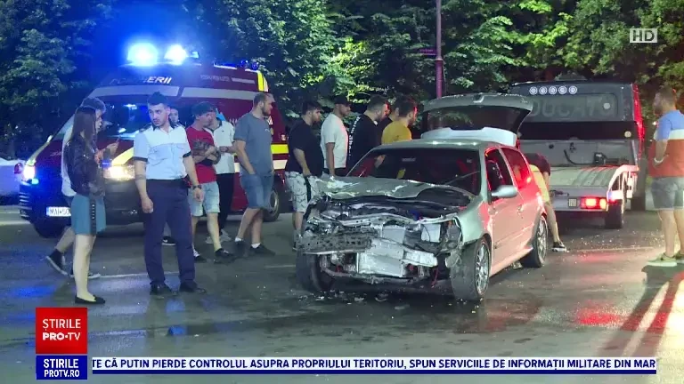 Un tânăr și-a văzut bolidul de curse luat cu platforma, după un banal accident, în Capitală. Un alt șofer i-ar fi tăiat calea