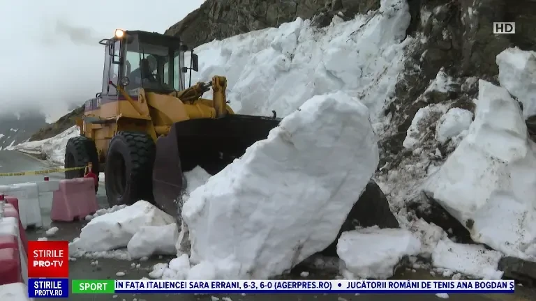 Circulația pe Transalpina, între Rânca și Obârșia Lotrului, rămâne închisă din cauza zăpezii. Când va fi reluată