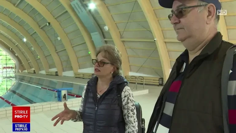 Bazinul de înot de la Târgiu Jiu, mai mult gol în ziua inaugurării. De ce reguli se lovesc doritorii