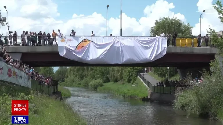 Mii de rățuște galbene s-au întrecut pe râul Cibin, pentru o cauză nobilă. Despre ce este vorba