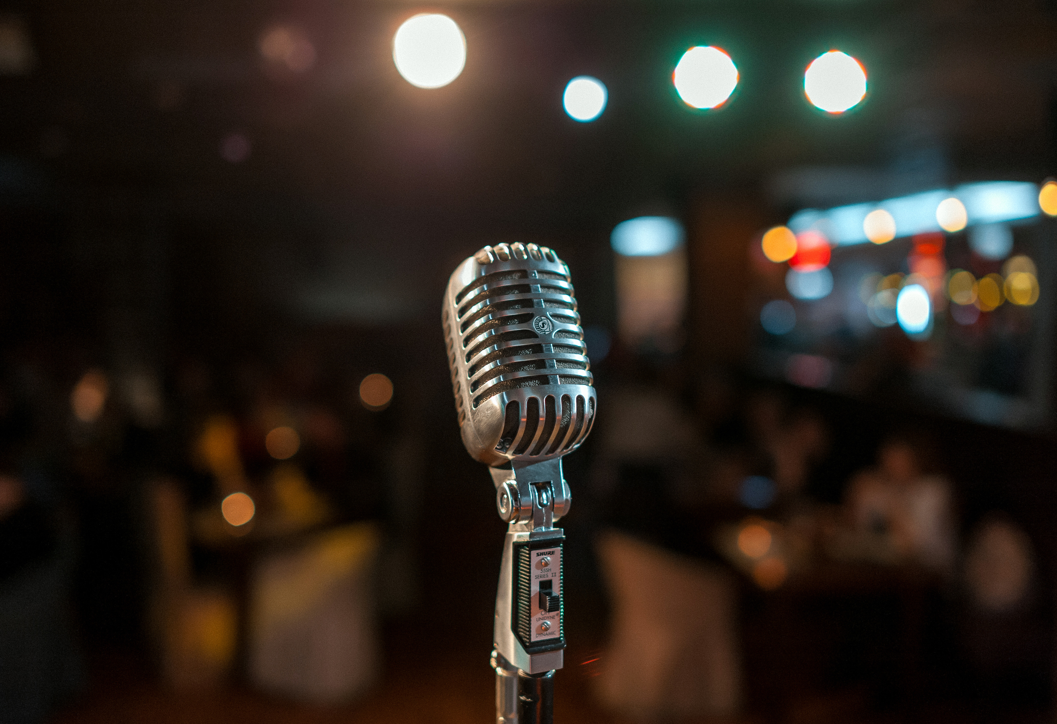 Câți bani dau primăriile din țară pe concerte cu maneliști